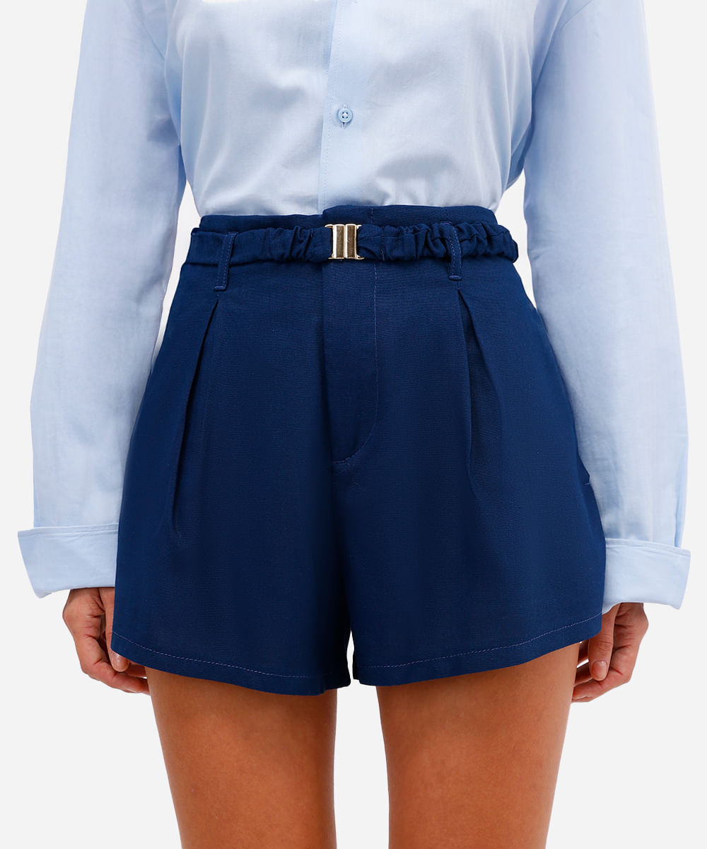 short feminino com linho e cinto azul