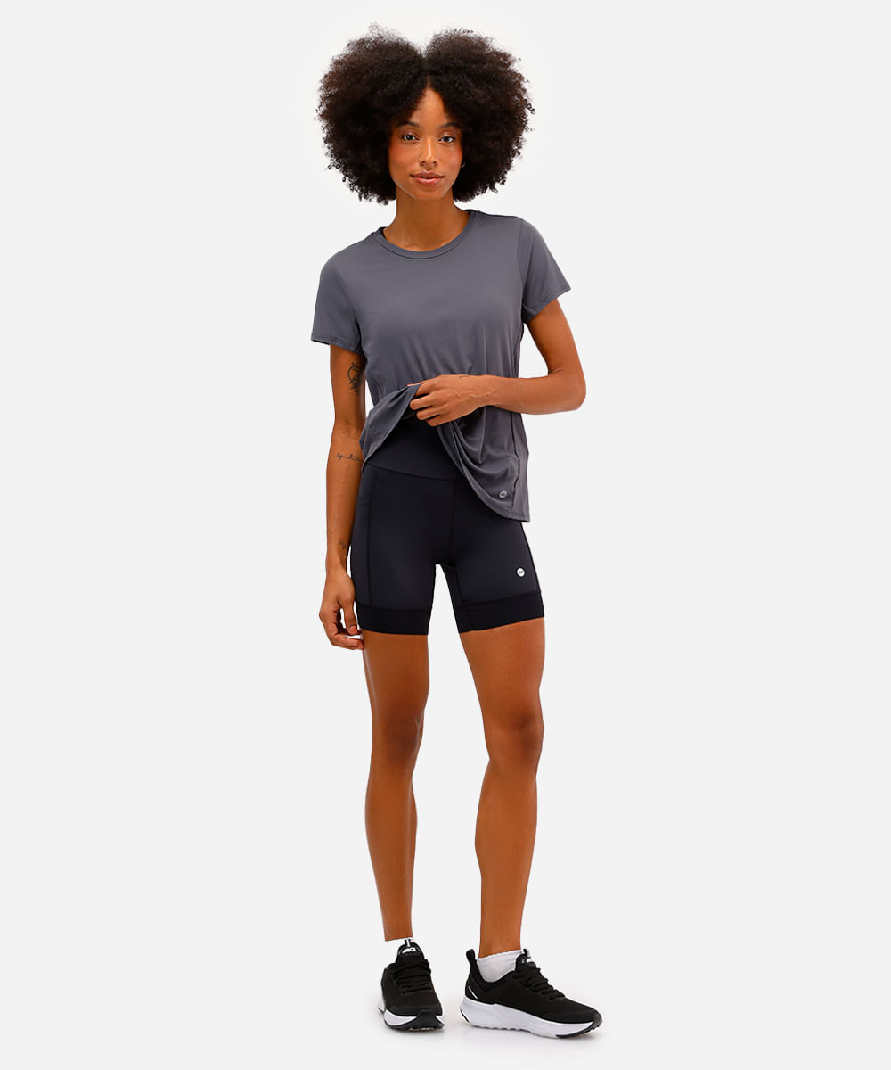 bermuda feminina esportiva com bolsos preta