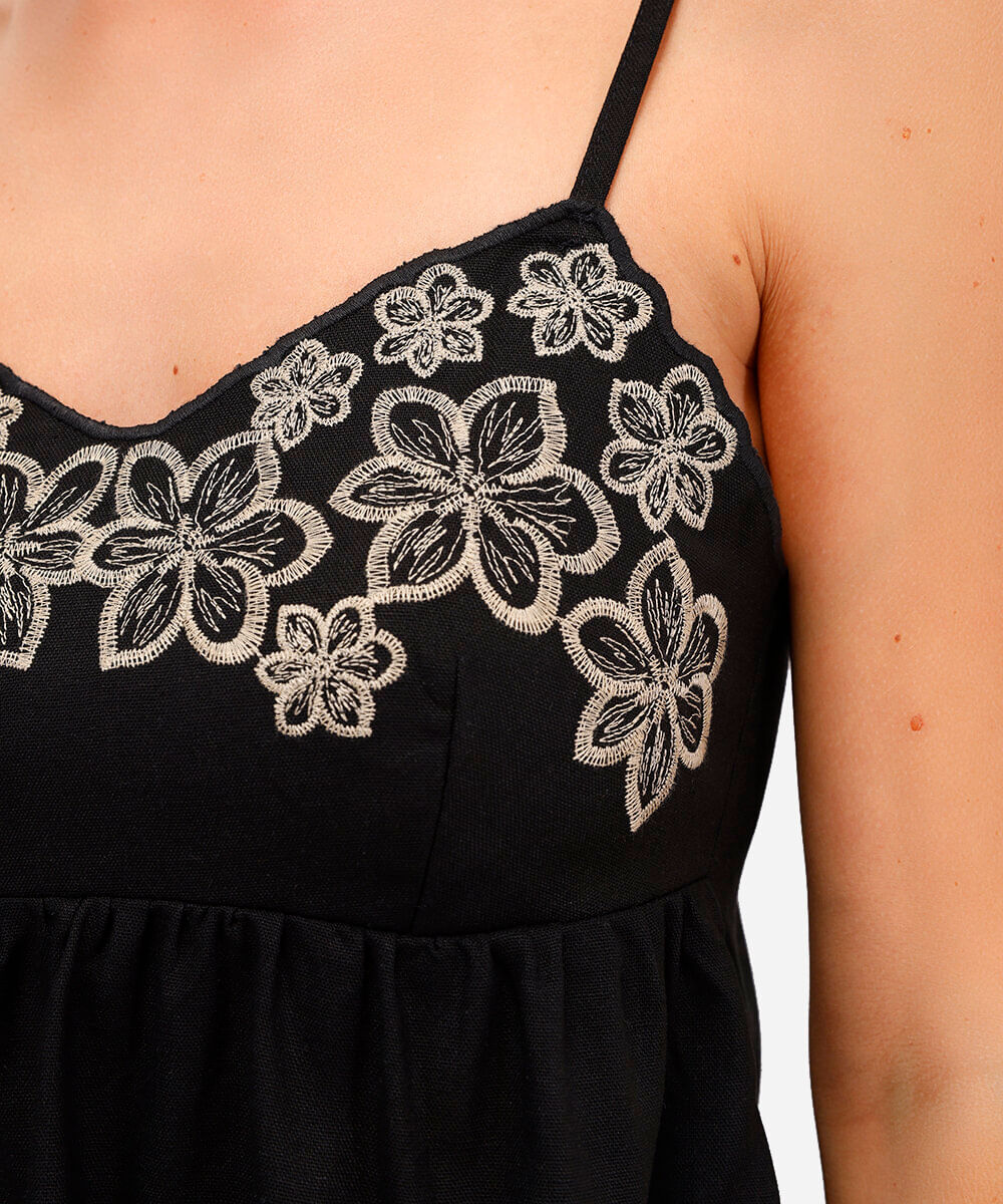 bata feminina com linho bordado floral preta