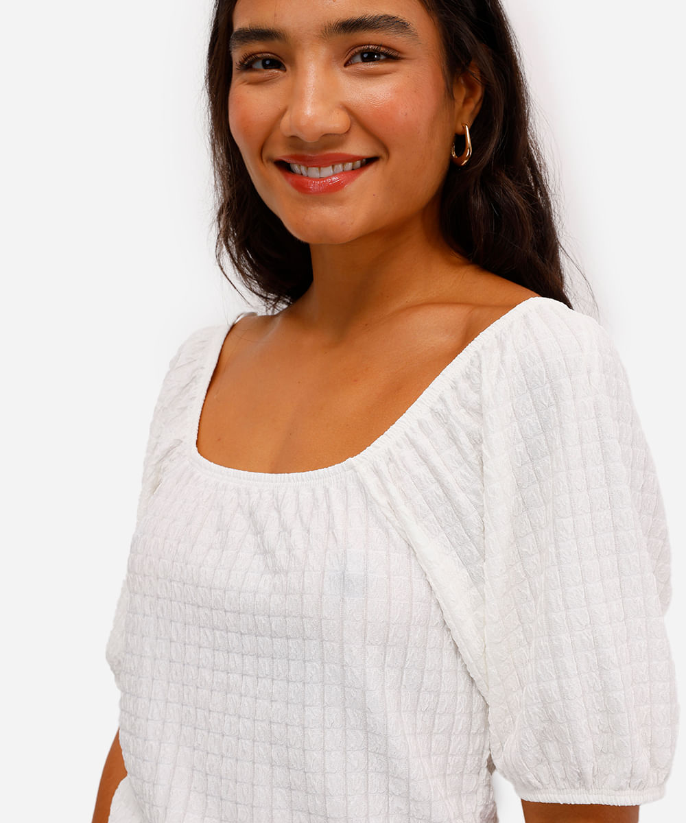 blusa feminina manga bufante texturizada off white