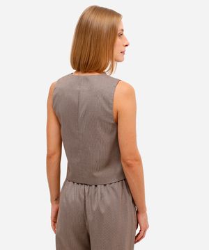 colete feminino de alfaiataria marrom