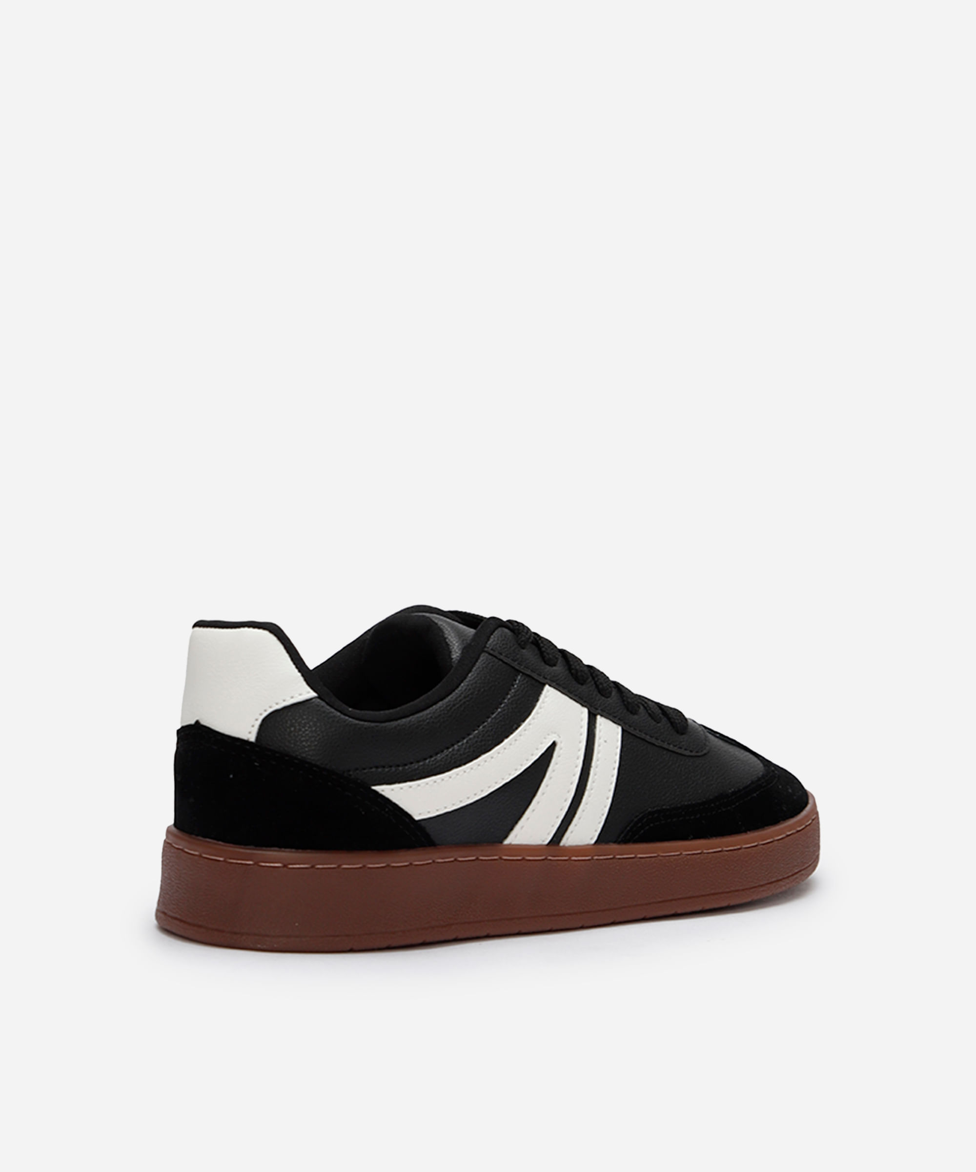 tênis casual com recortes bicolor ace preto