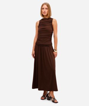 vestido midi feminino franzido marrom