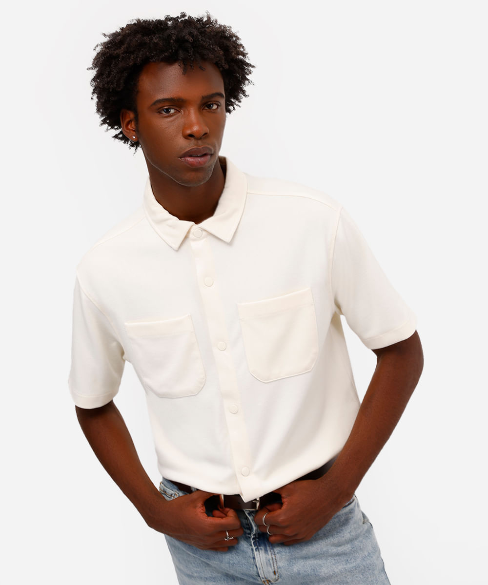 camisa masculina manga curta com bolso off white