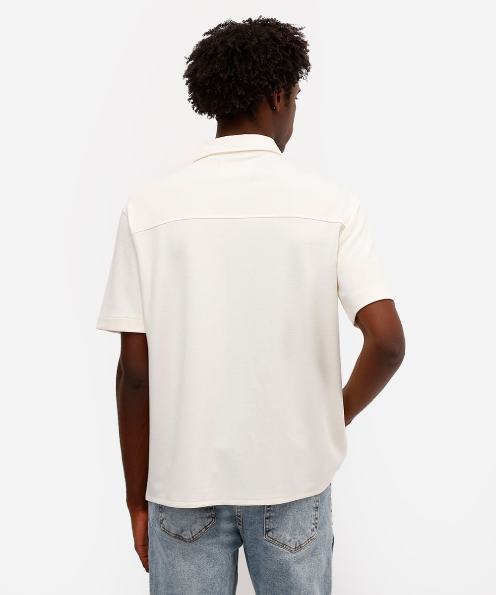 camisa masculina manga curta com bolso off white