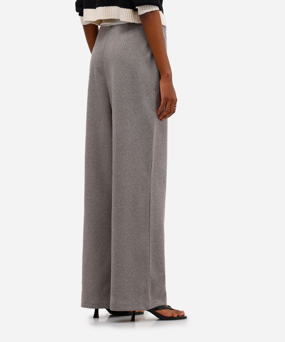 calça feminina de alfaiataria com fivela listrada cinza