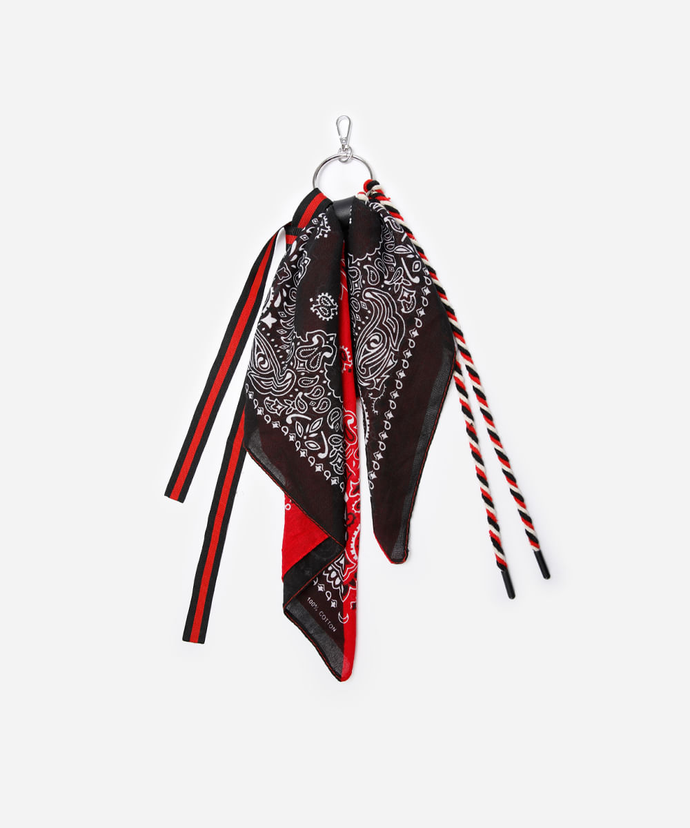 chaveiro bag charm lenço paisley rita lazzarotti preto