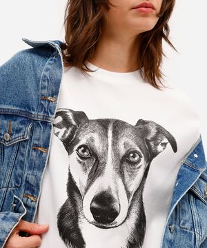 camiseta oversized feminina cachorro rita lazzarotti off white