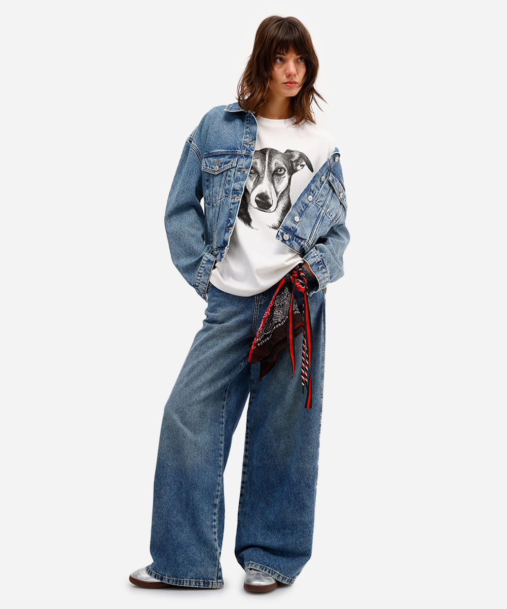 camiseta oversized feminina cachorro rita lazzarotti off white