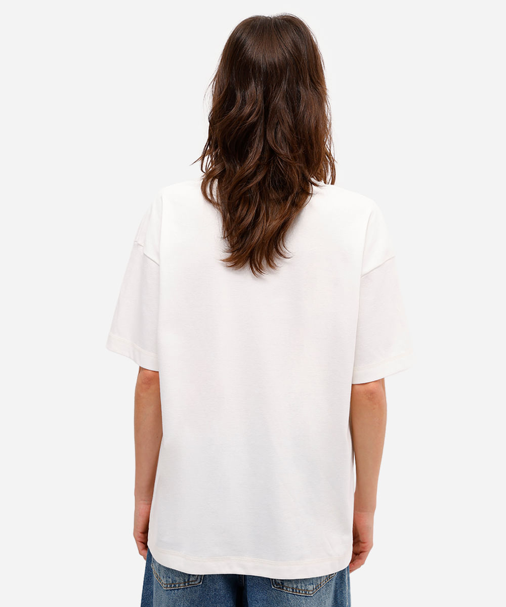 camiseta oversized feminina cachorro rita lazzarotti off white
