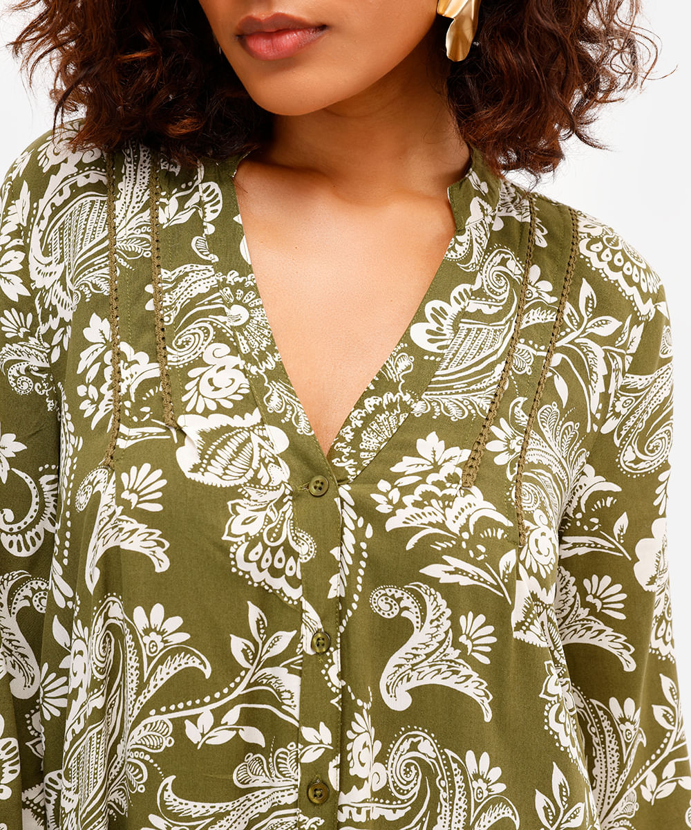 vestido chemise feminino de viscose com recorte paisley verde