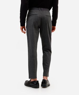 calça slim xadrez com bolsos - cinza escuro
