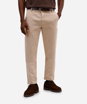 calça slim masculina de sarja com cinto bege