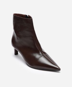 bota bico fino salto baixo mindset marrom
