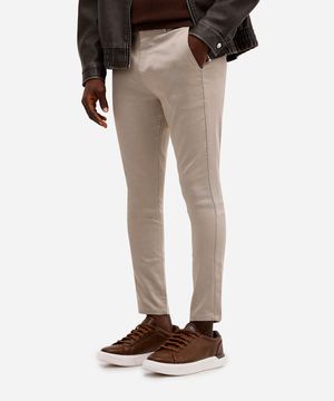 calça chino carrot de alfaiataria masculina bege