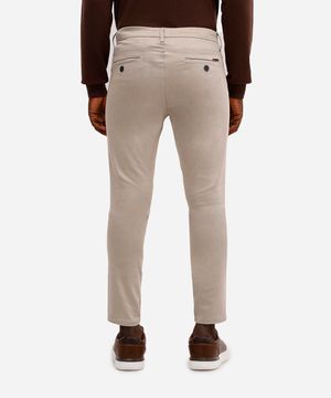 calça chino carrot de alfaiataria masculina bege