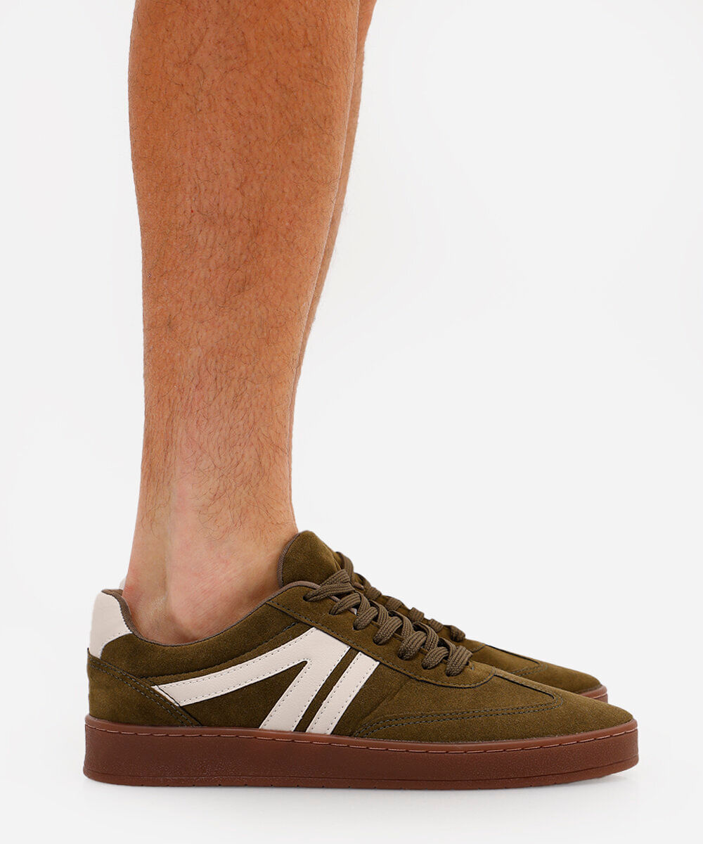 tênis casual com recortes bicolor verde