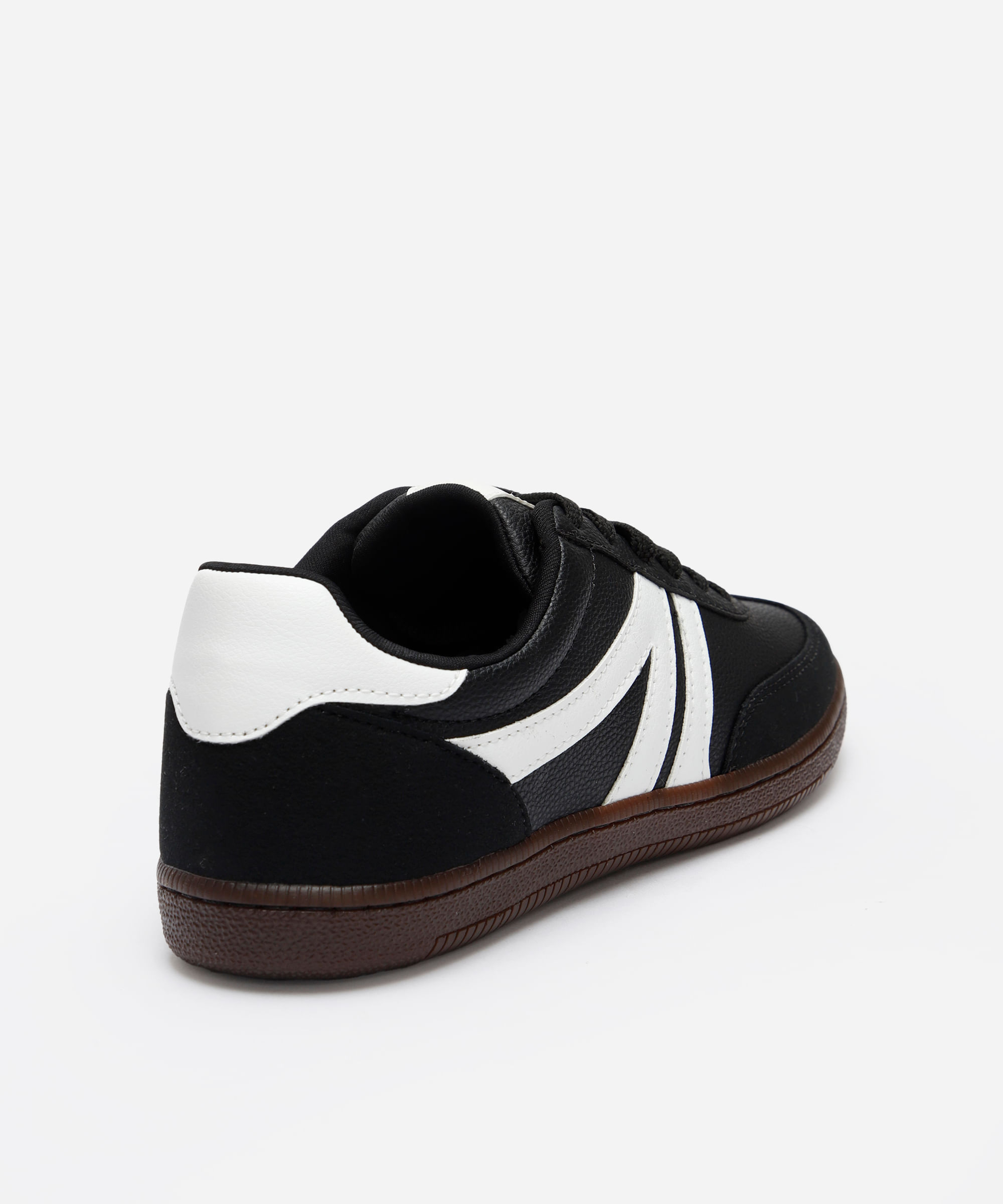 tênis bossa com recortes bicolor preto
