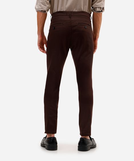 calça chino carrot de alfaiataria masculina marrom