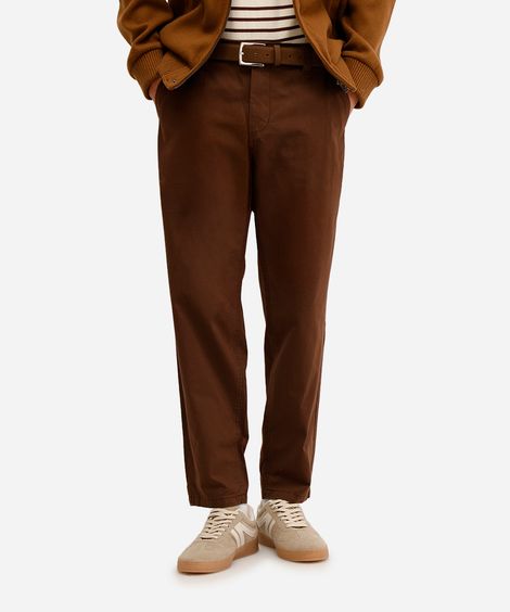 calça masculina de alfaiataria em sarja marrom