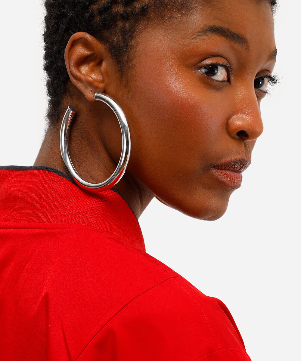 brinco argola yan acioli prateado