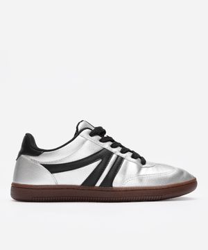 tênis casual com recortes bicolor prateado