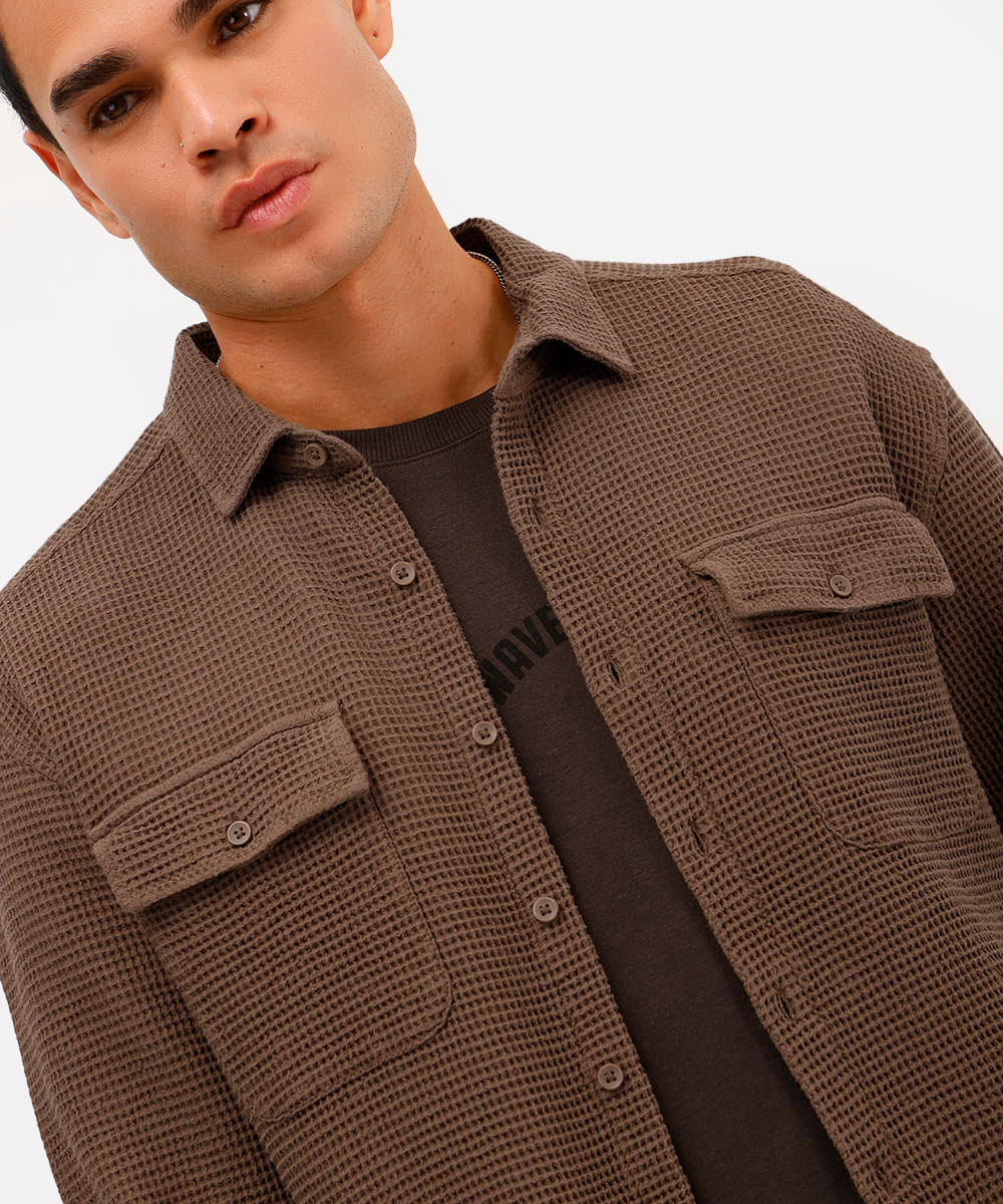 camisa masculina de algodão texturizada marrom
