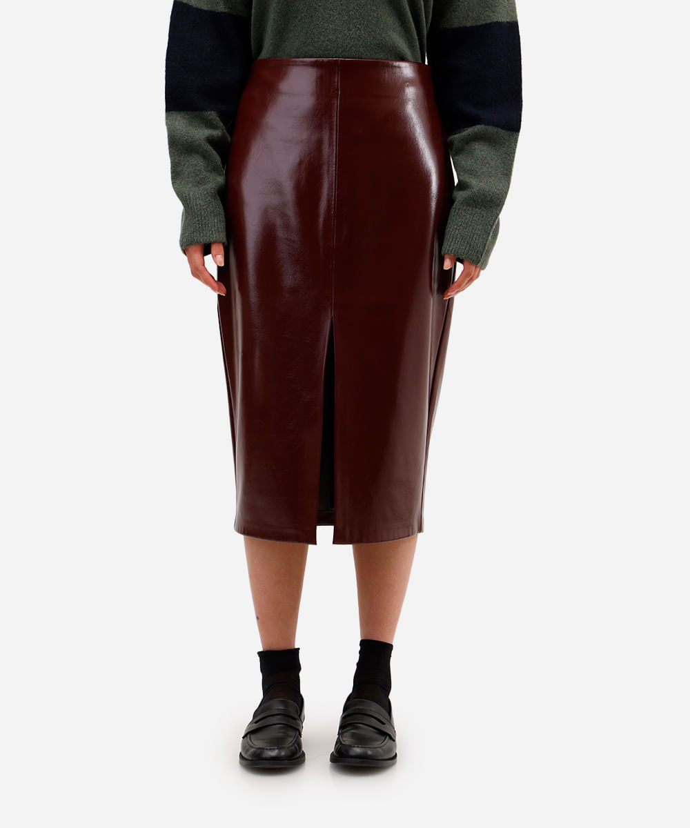 saia midi feminina de poliuretano com fenda vinho