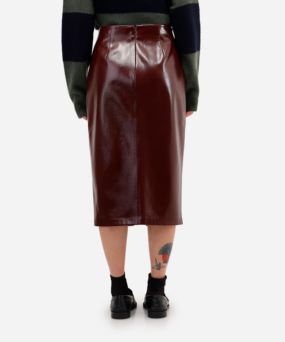 saia midi feminina de poliuretano com fenda vinho