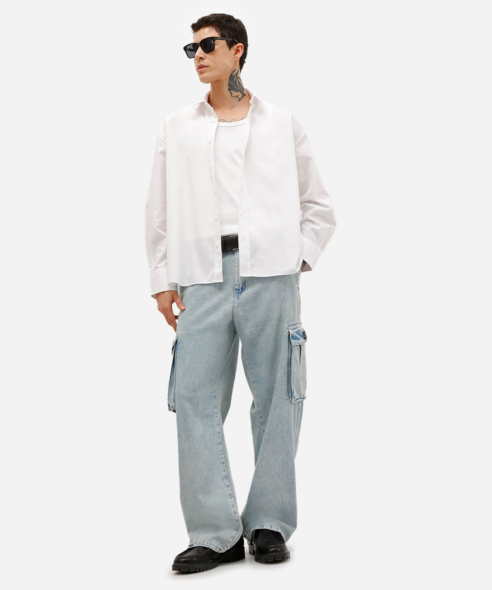 calça wide leg jeans com bolsos cargo azul