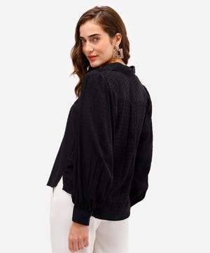 camisa feminina de viscose manga bufante poá preta
