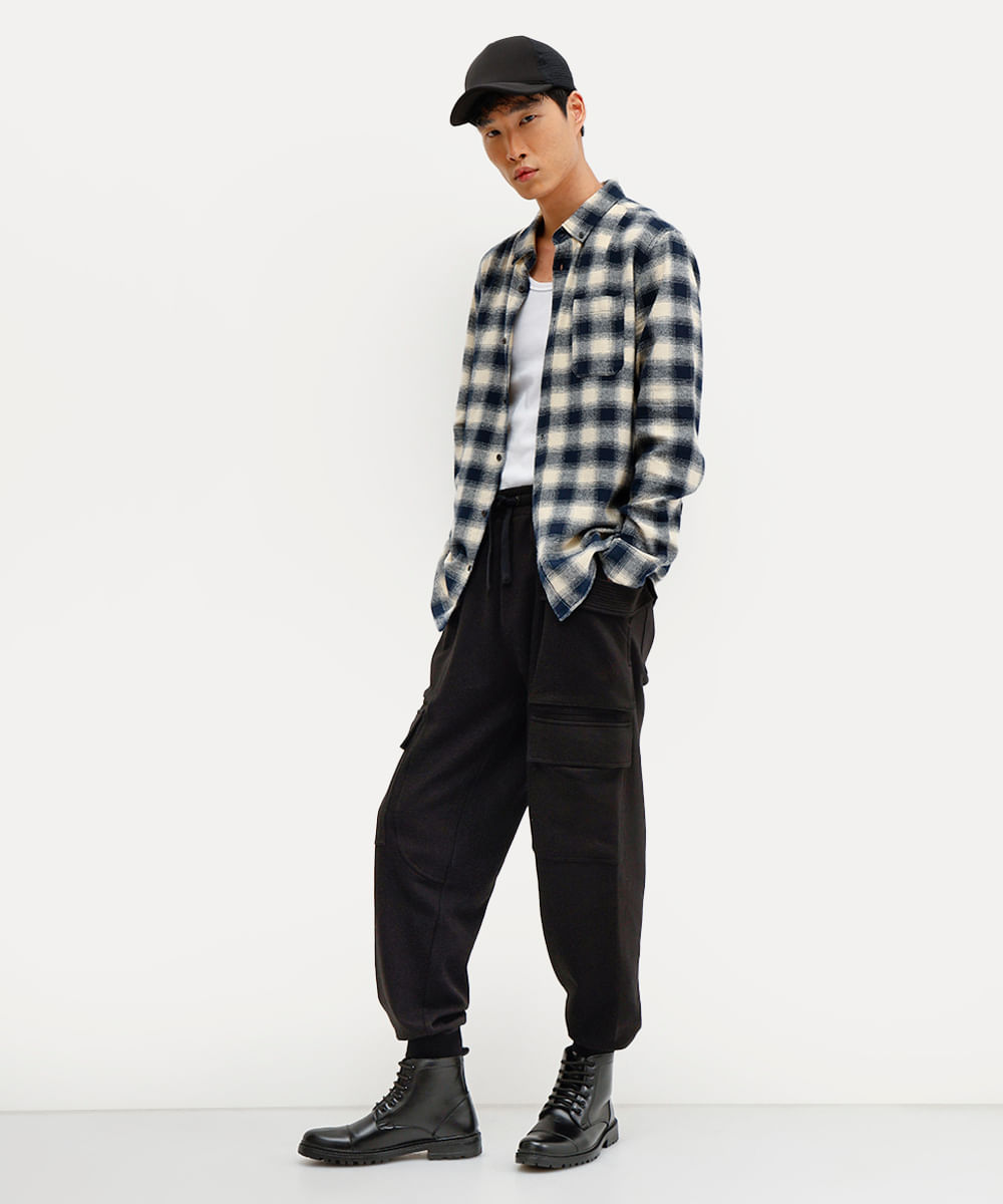 calça jogger unissex de moletom yan acioli preta