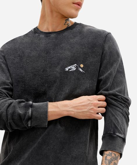 camiseta masculina de algodão estampada estonada cinza
