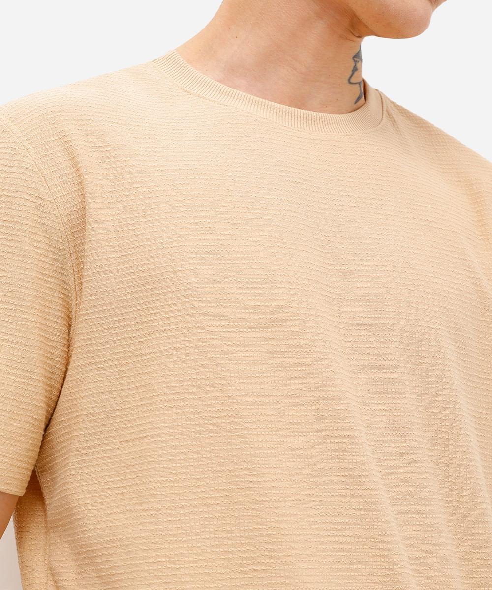 camiseta masculina manga curta texturizada bege
