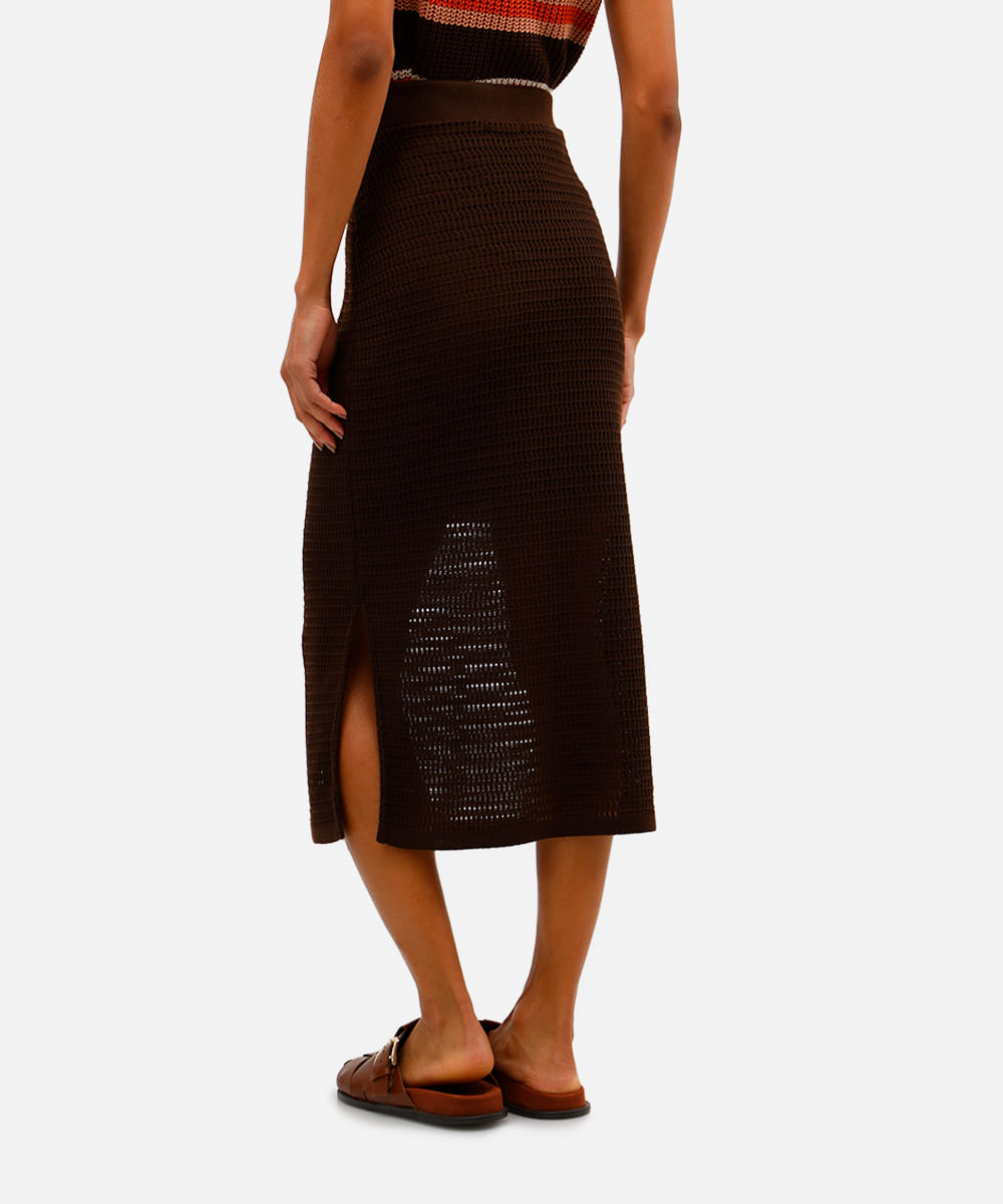saia reta feminina de tricot com fenda marrom