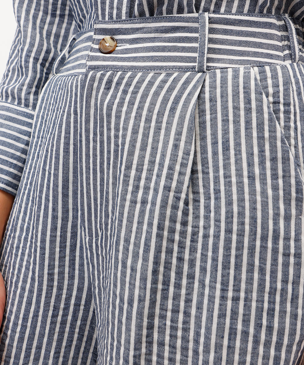 short feminino com linho listrado texturizado azul