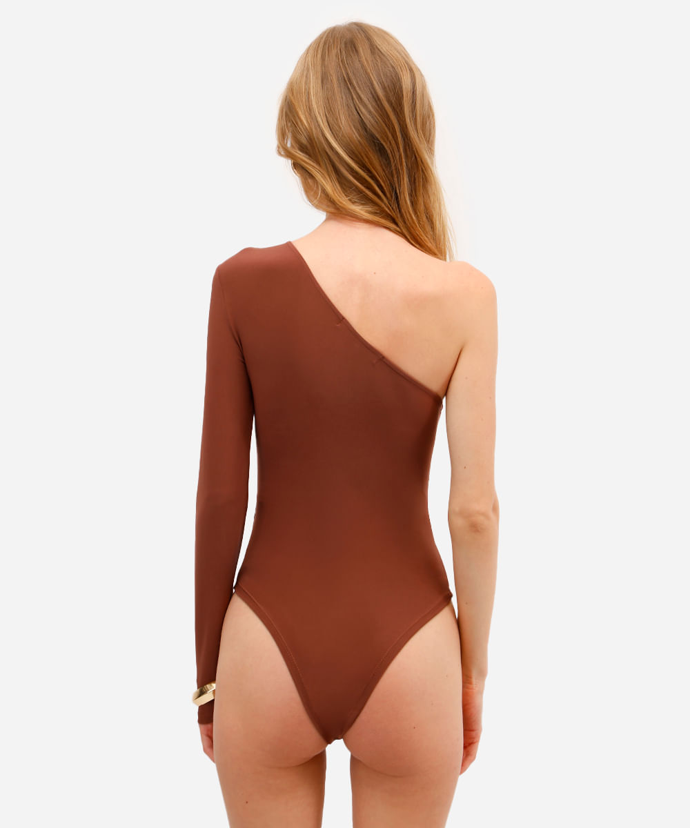 body ombro único feminino franzido marrom