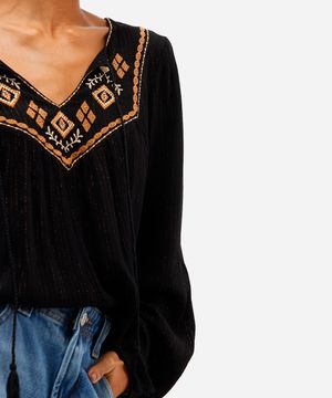 bata feminina de viscose com bordado e lurex preta