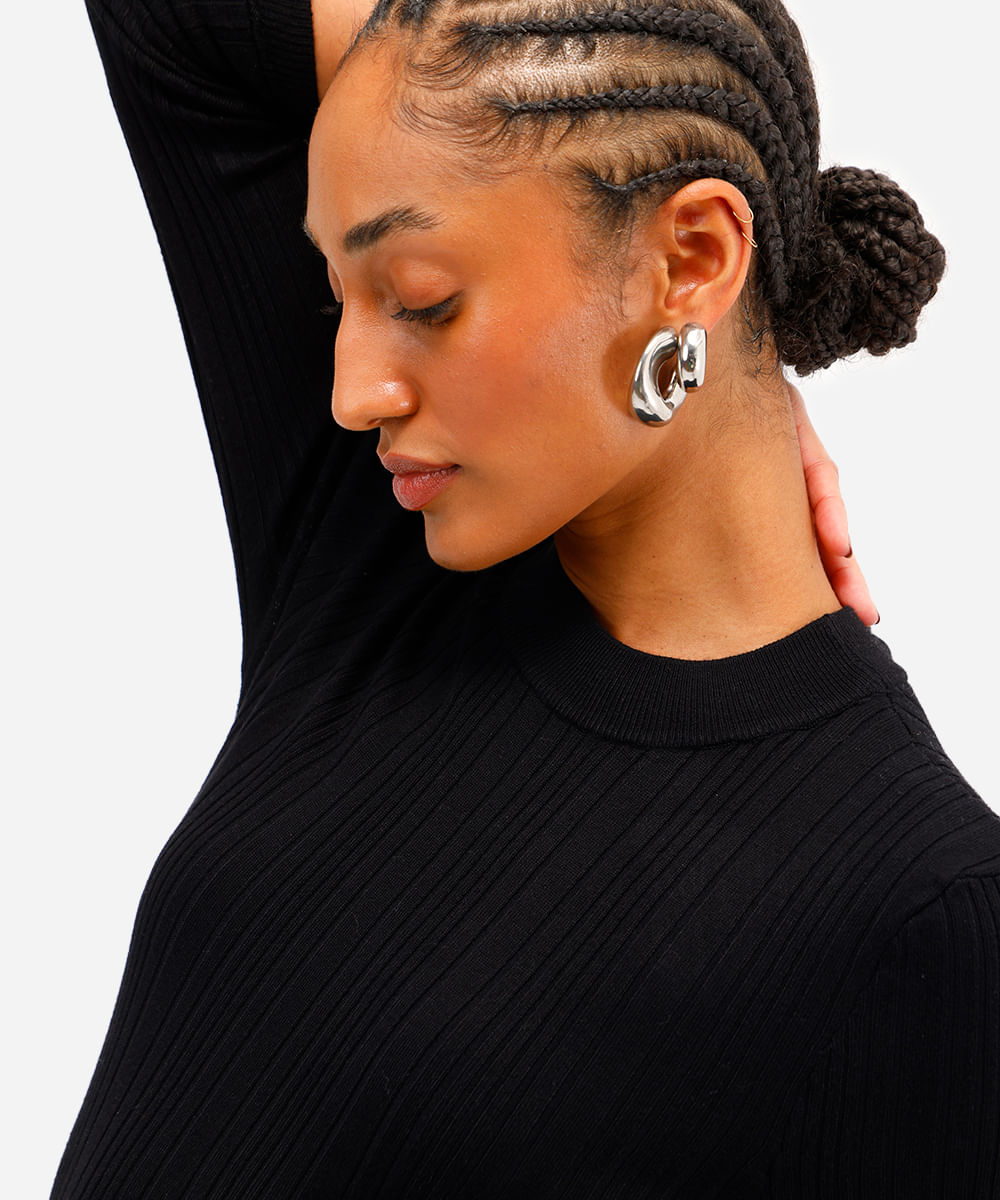 blusa básica feminina de tricot  manga longa canelada preta