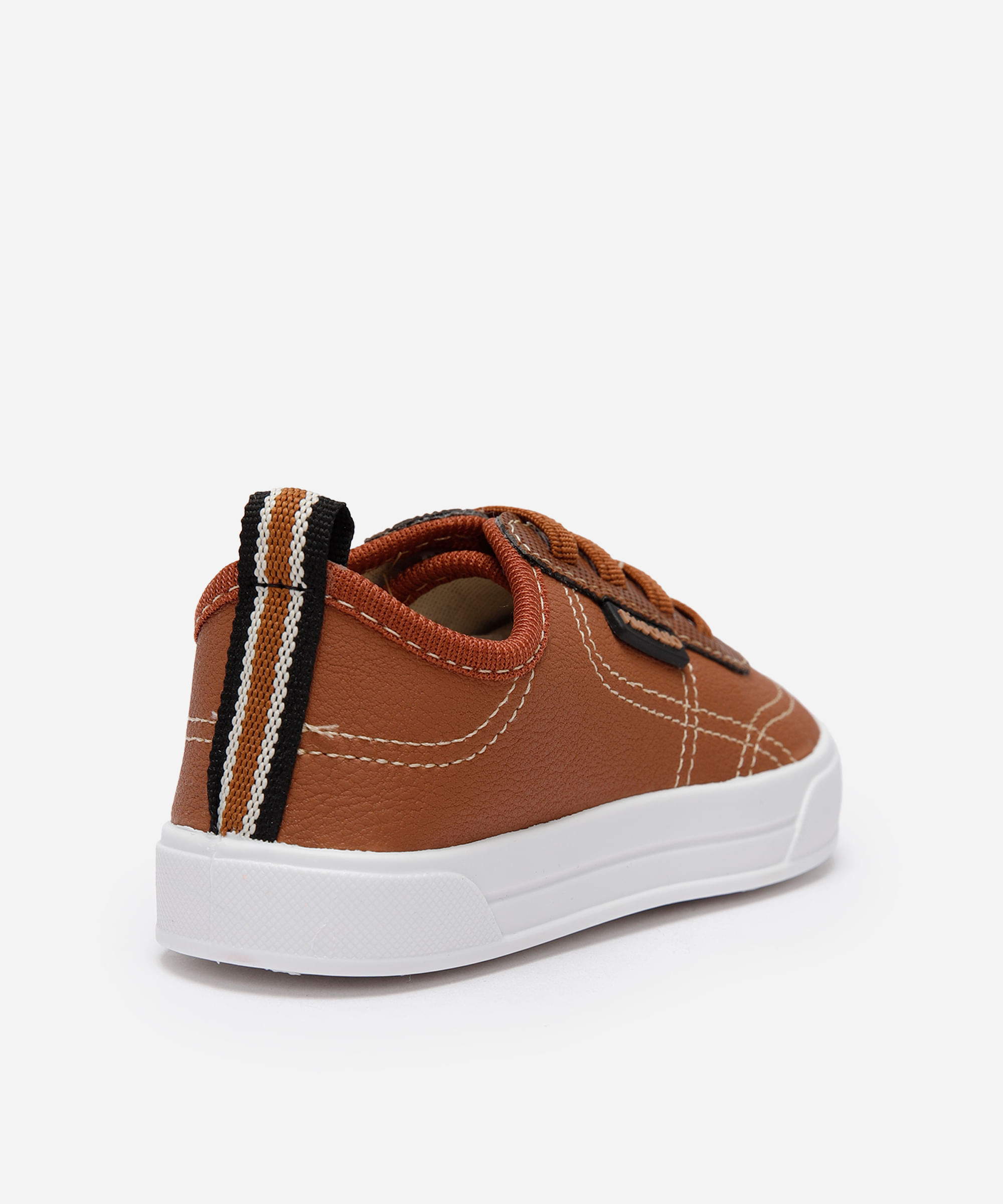 tênis casual infantil com recortes marrom