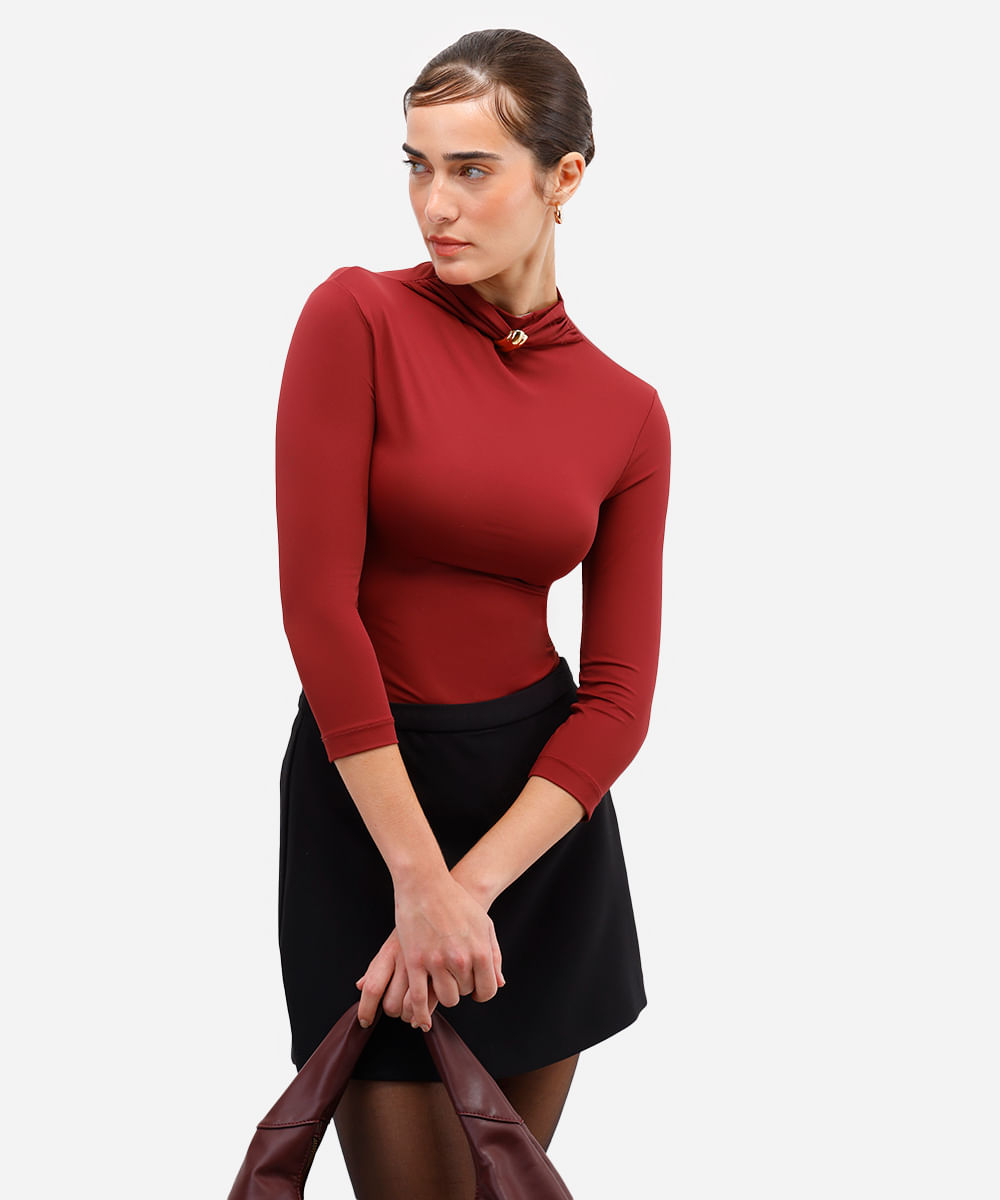 blusa feminina de poliamida gola franzida vinho