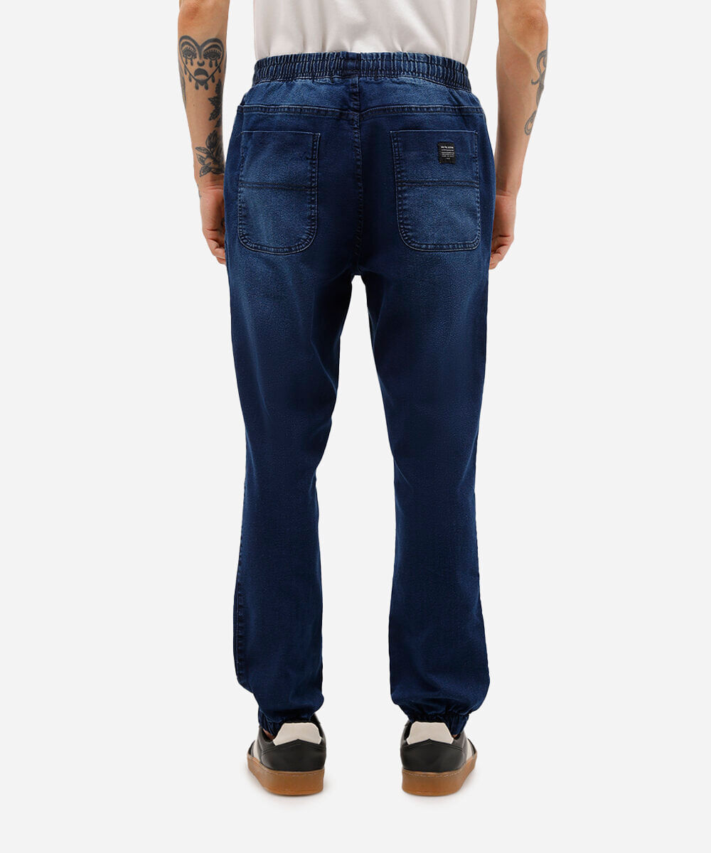 calça jeans jogger slim com bolsos azul escuro