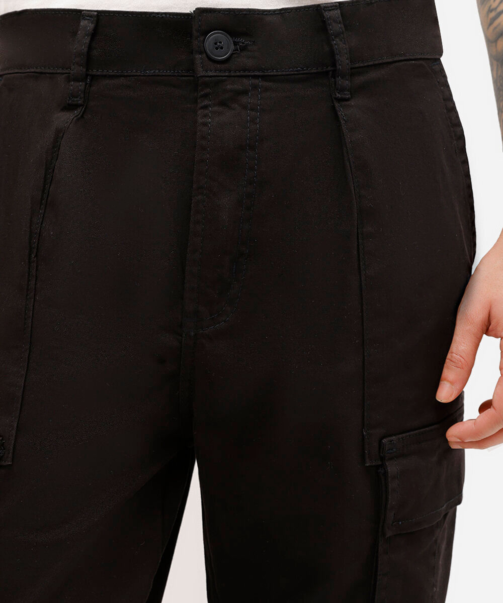 calça de sarja cargo wide preta