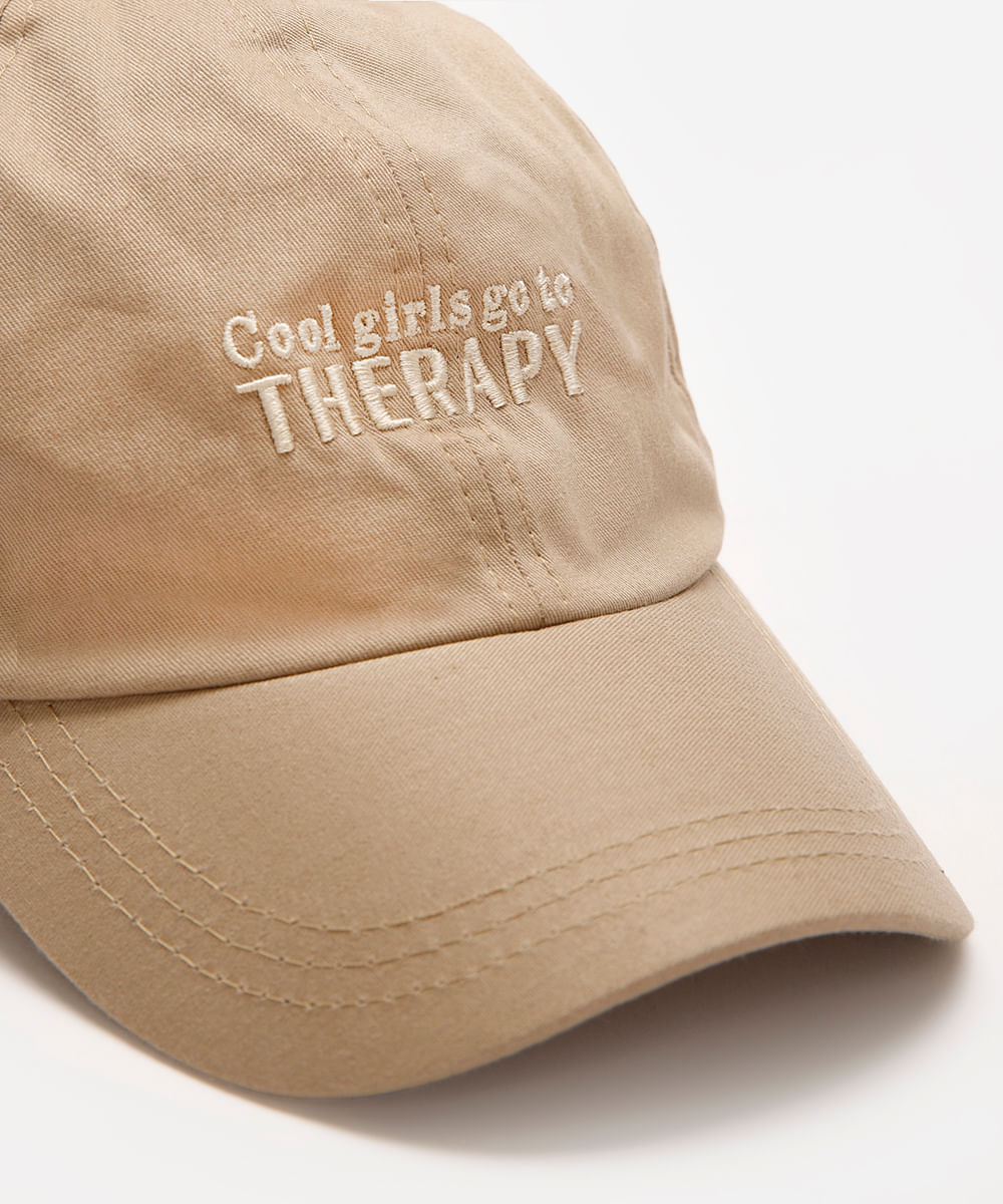boné feminino bordado cool girls go to therapy bege