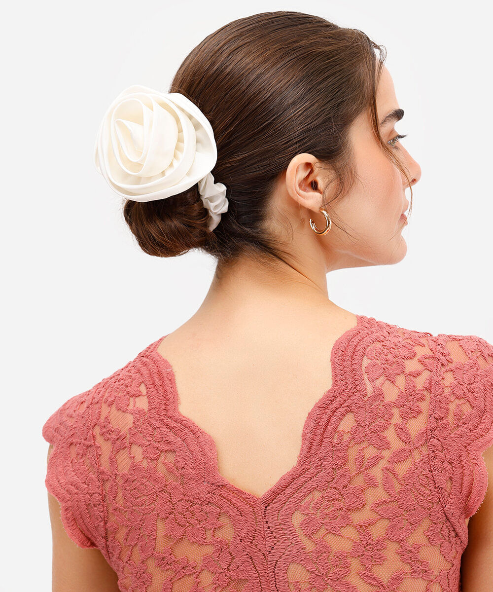 elástico de cabelo feminino scrunchie floral off white