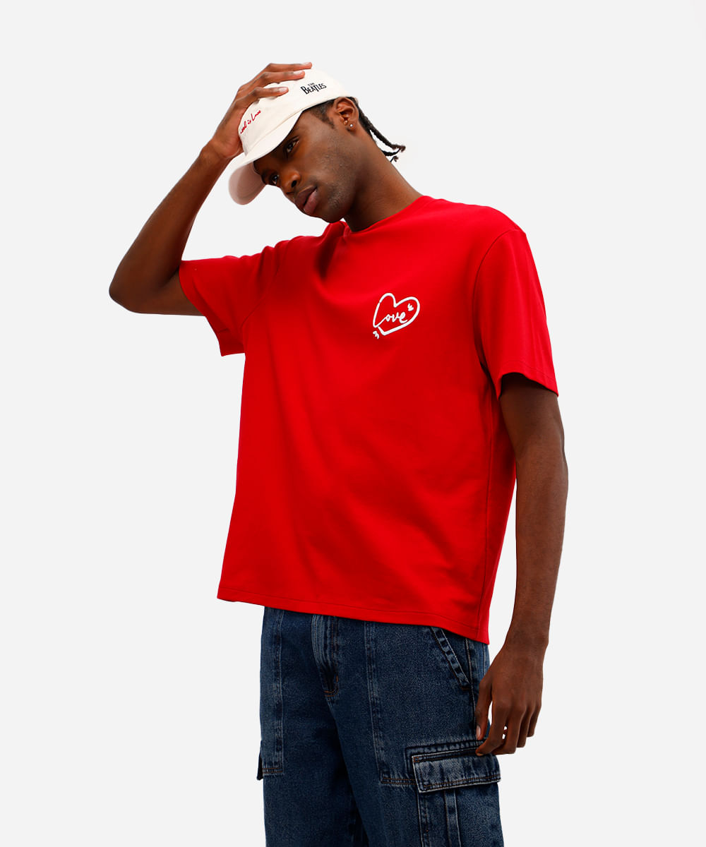 camiseta unissex manga curta all you need is love the beatles vermelha