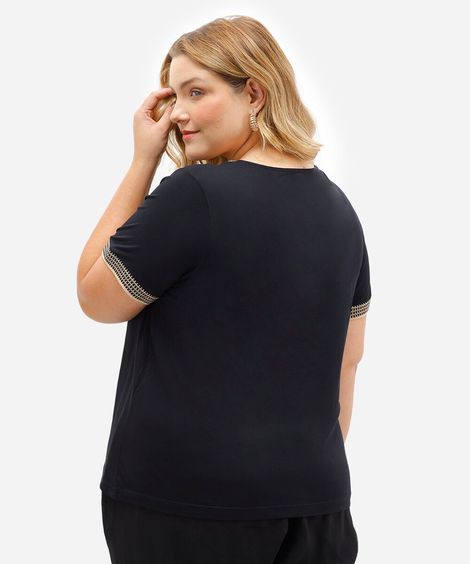 blusa de viscose manga curta quadriculada plus size preta