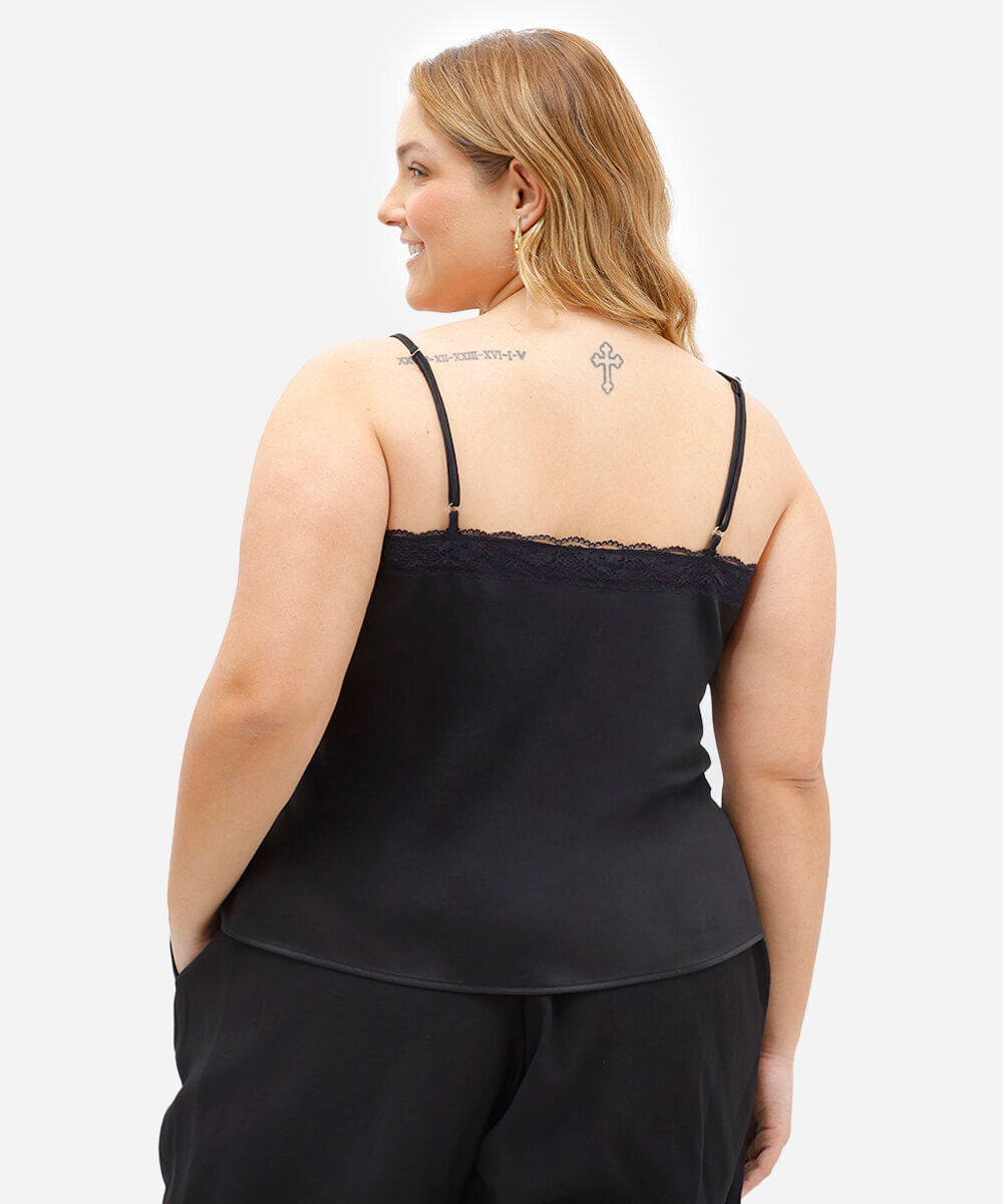 regata feminina acetinada com renda plus size preta