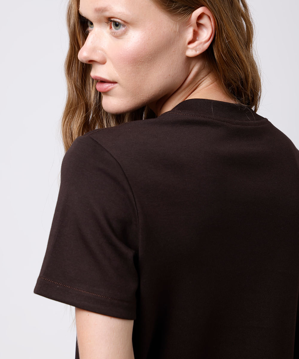 camiseta classic feminina de algodão peruano mindset marrom