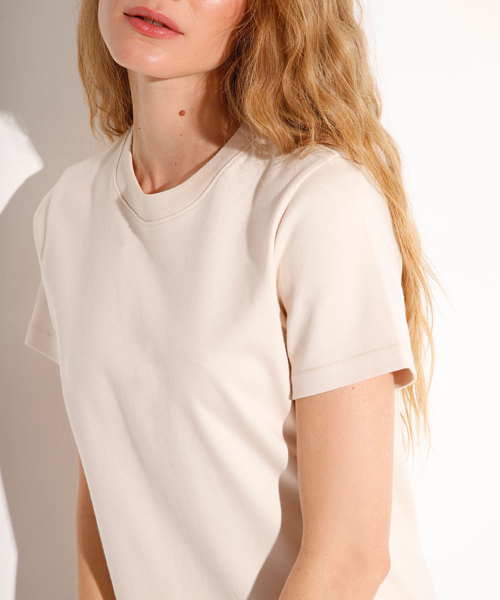 camiseta classic feminina de algodão peruano mindset bege